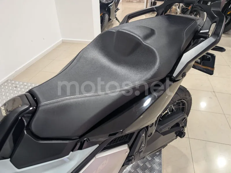 Honda X-ADV - Vista 19