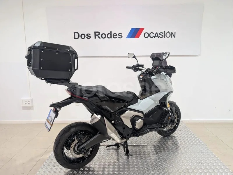 Honda X-ADV - Vista 7