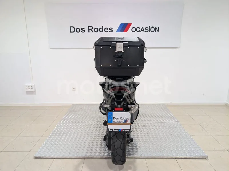 Honda X-ADV - Vista 8