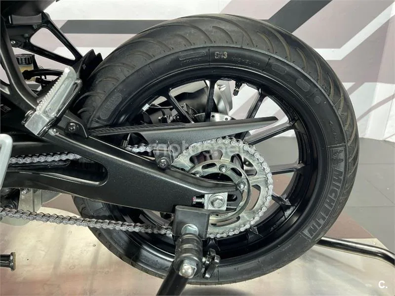 Yamaha MT-125 – Vista 16