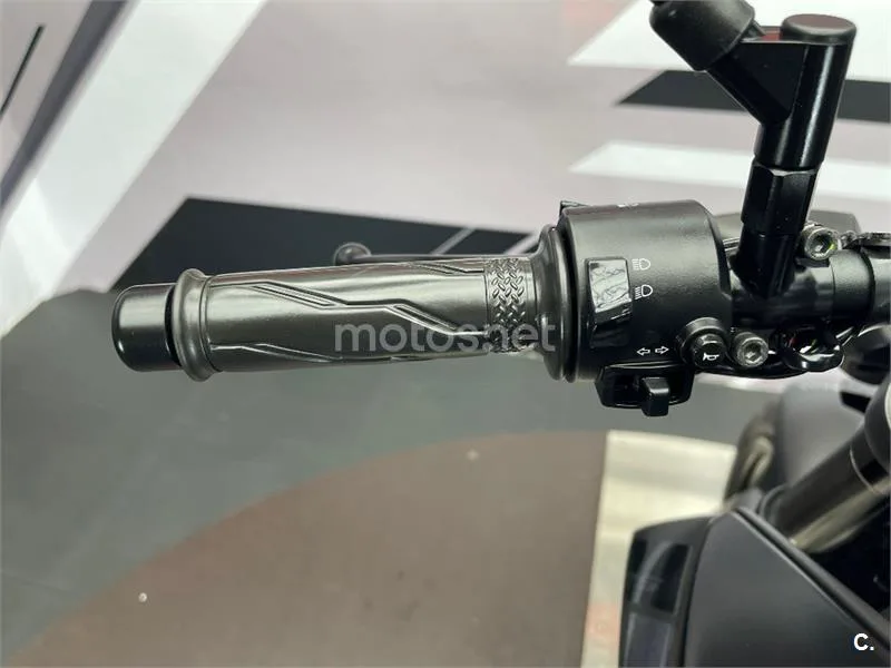 Yamaha MT-125 – Vista 8
