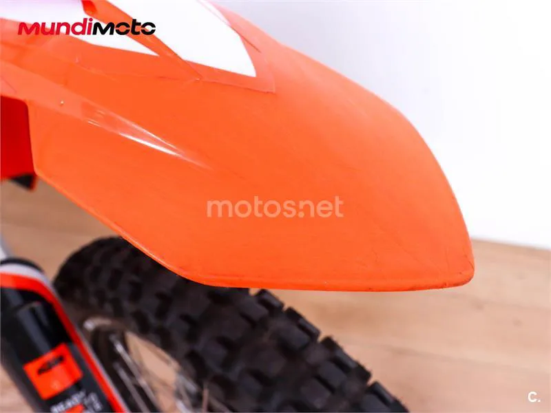KTM 690 Enduro R – Vista 13