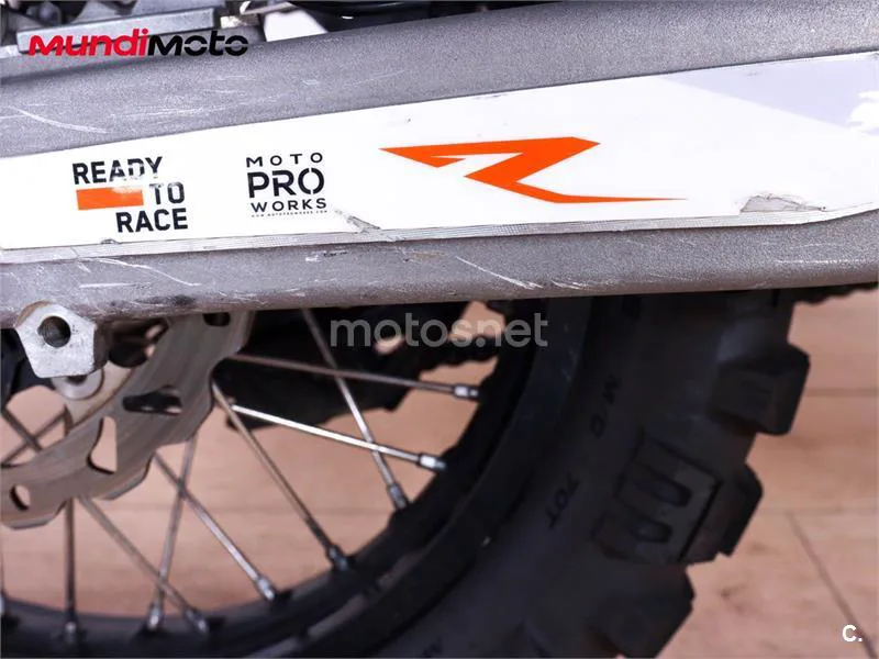 KTM 690 Enduro R – Vista 25