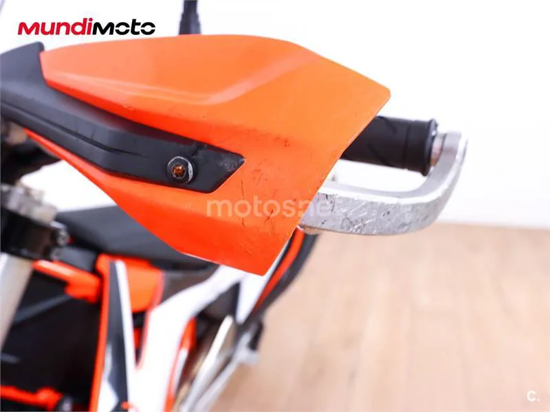 KTM 690 Enduro R – Vista 29