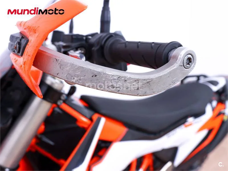 KTM 690 Enduro R – Vista 31
