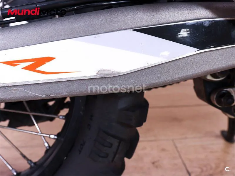 KTM 690 Enduro R – Vista 33