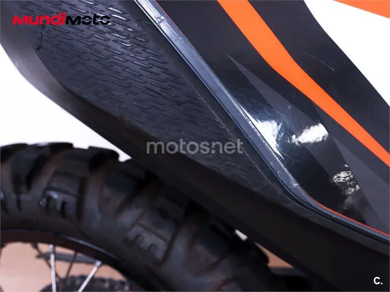 KTM 690 Enduro R – Vista 35