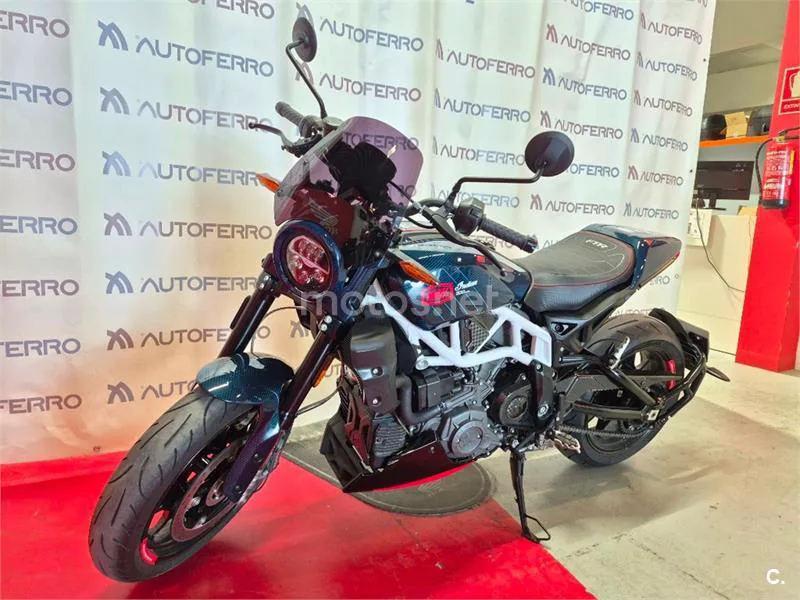 Indian FTR 1200 – Vista 12
