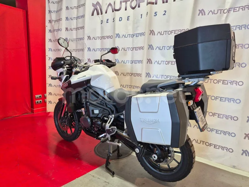 Triumph Tiger Explorer - Vista 11