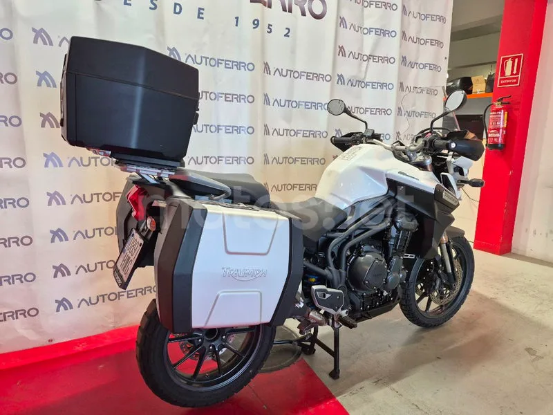 Triumph Tiger Explorer - Vista 9
