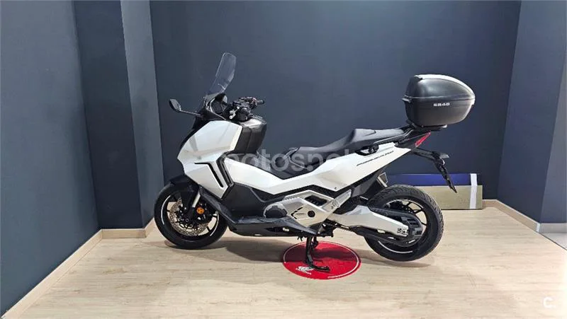 Honda Forza 750 – Vista 3