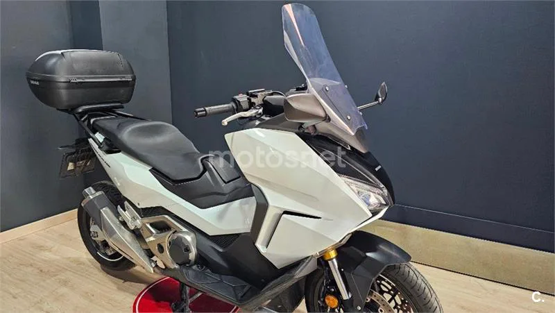 Honda Forza 750 – Vista 9