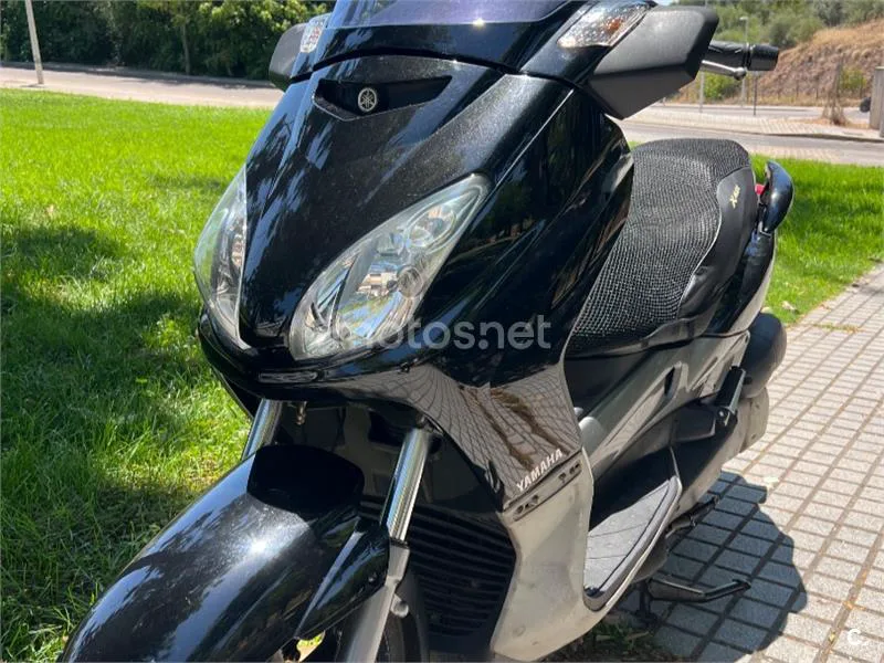 Yamaha XMAX 250 – Vista 8