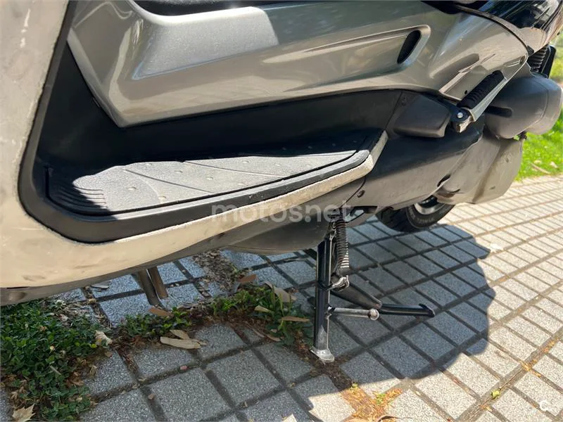 Yamaha XMAX 250 – Vista 10