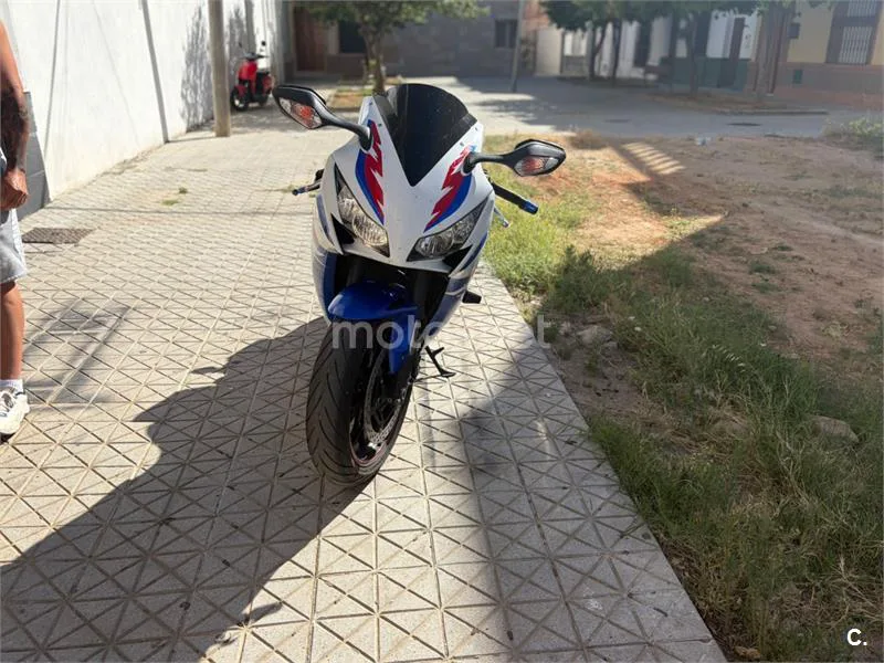 Honda CBR1000RR Fireblade - Vista 4