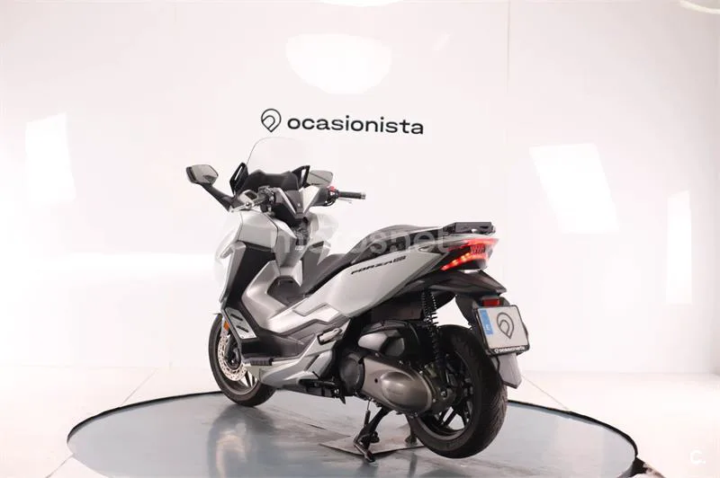 Honda Forza – Vista 3