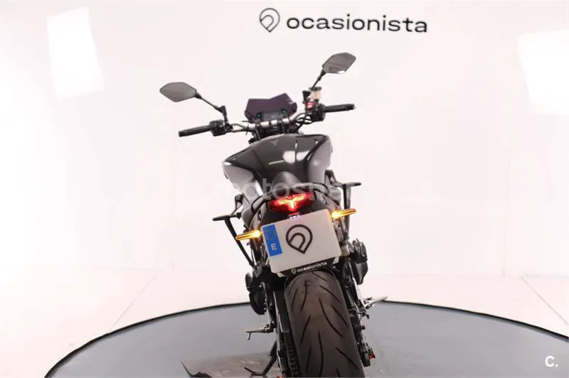 Yamaha MT-09 – Vista 9