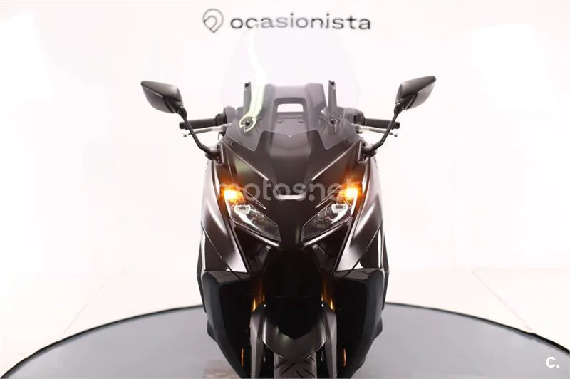 Yamaha TMAX – Vista 6