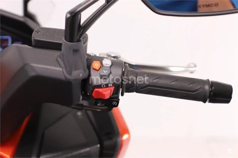Kymco DTX 350 – Vista 8