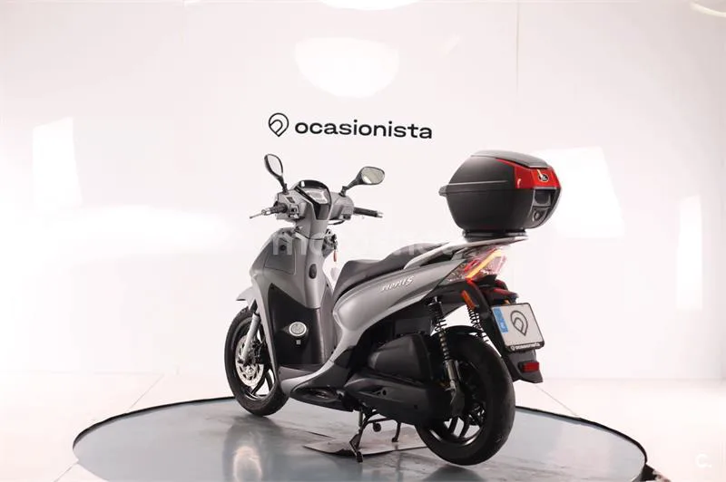 Kymco People S 125 – Vista 3