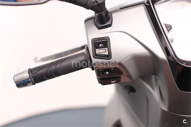 Kymco People S 125 – Vista 7