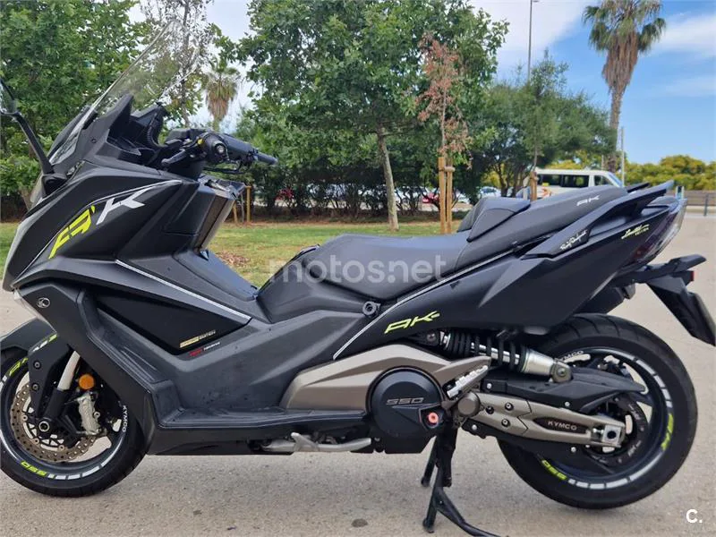 Kymco AK 550 - Vista 4