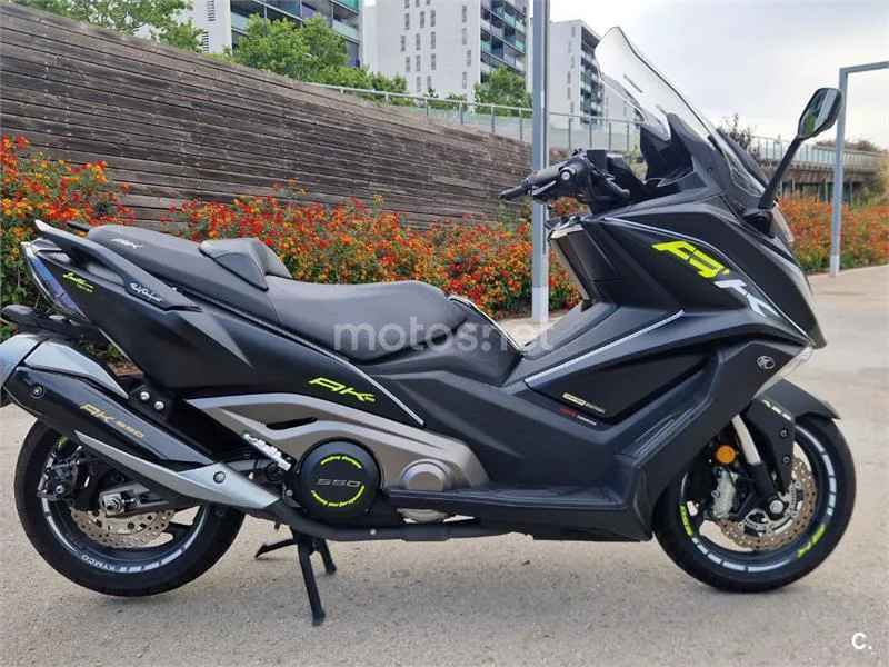 Kymco AK 550 - Vista 5