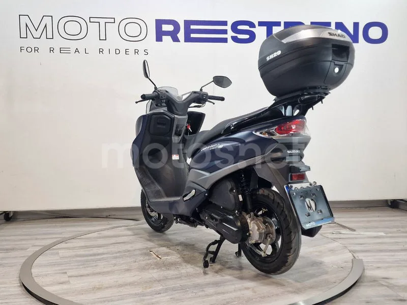 Suzuki Burgman Street 125 – Vista 3