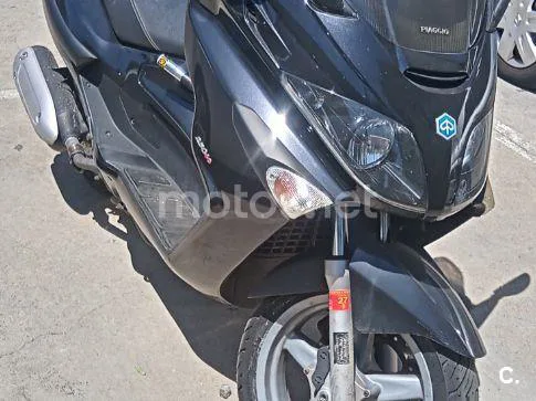 Piaggio X EVO 250 – Vista 7