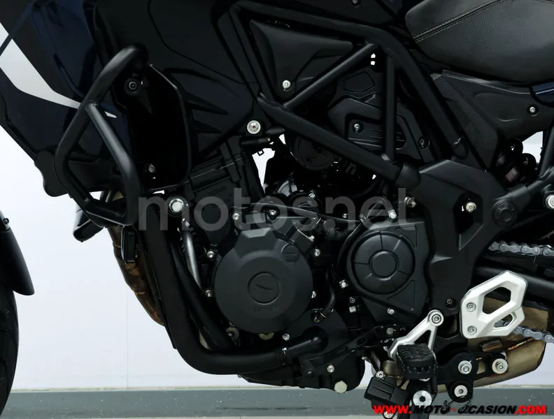 Benelli TRK 502 – Vista 9