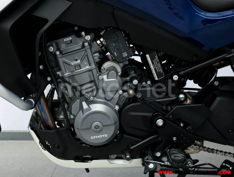CFMOTO 800MT – Vista 10