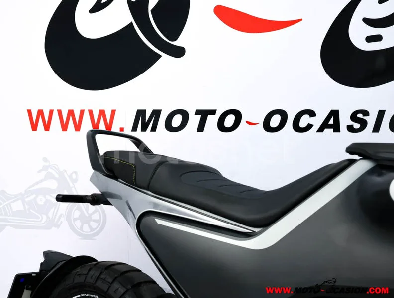Husqvarna Svartpilen 401 – Vista 11