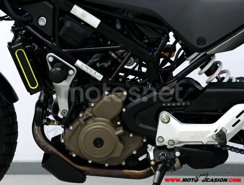 Husqvarna Svartpilen 401 – Vista 10