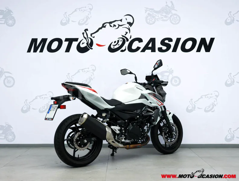 Kawasaki Z400 – Vista 3