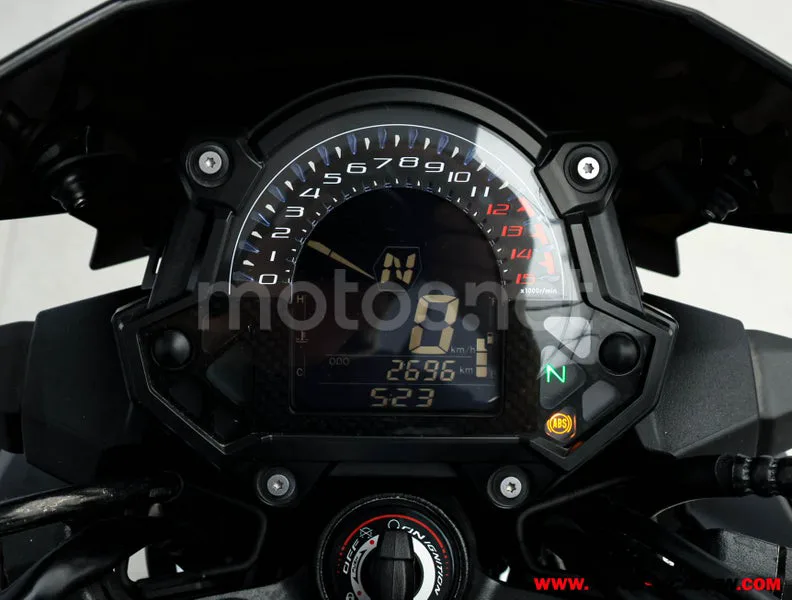 Kawasaki Z400 – Vista 6