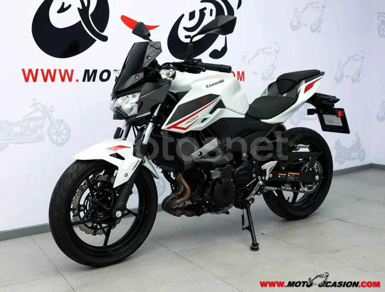 Kawasaki Z400 – Vista 8