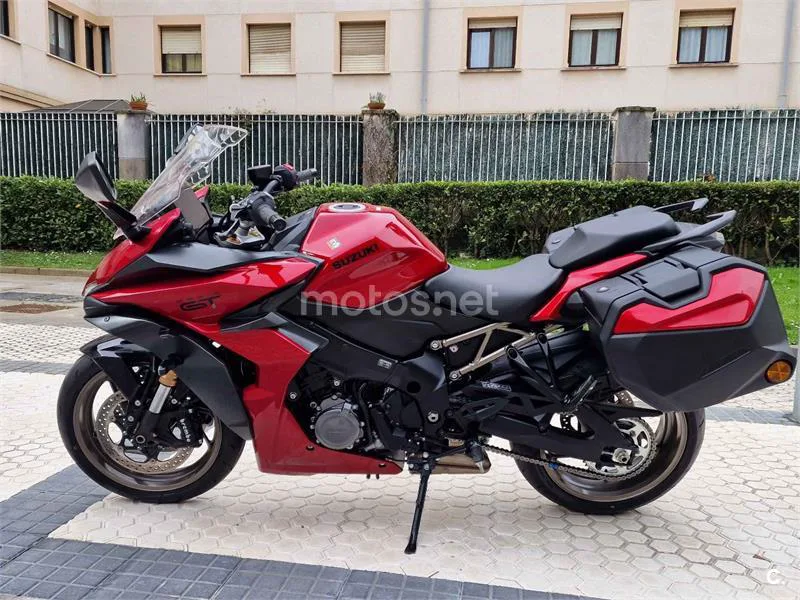 Suzuki GSX-S – Vista 7