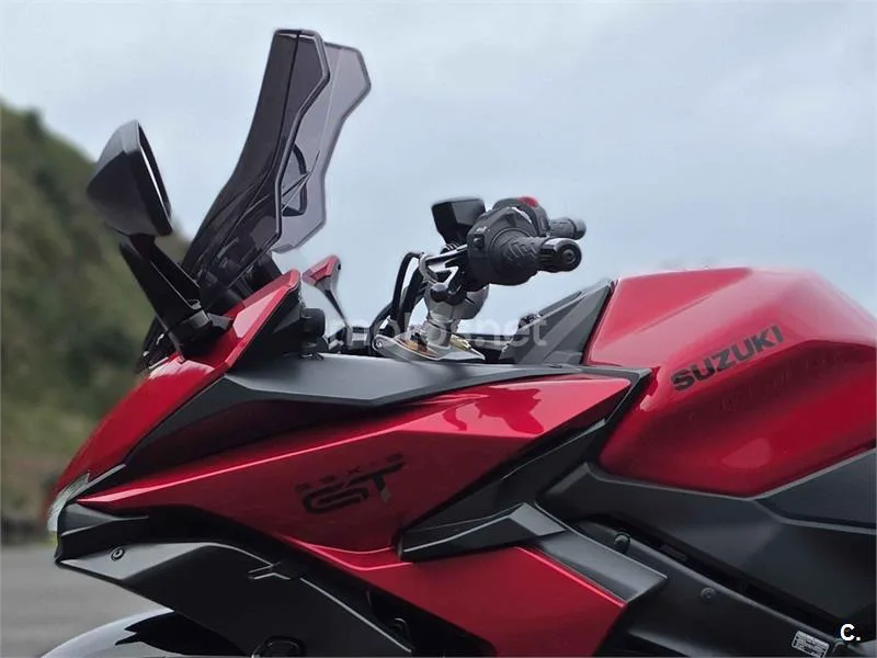 Suzuki GSX-S – Vista 10