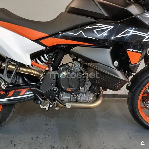 KTM 890 – Vista 11