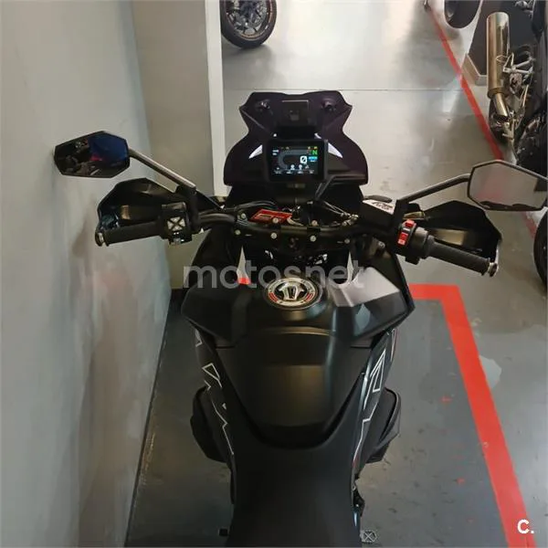 KTM 890 – Vista 18