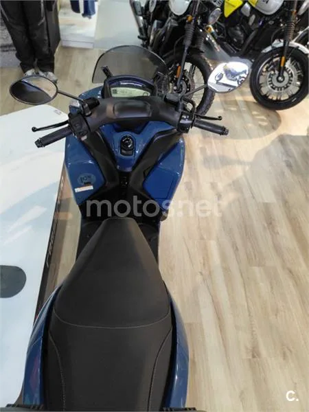 Yamaha Tricity 125 – Vista 8