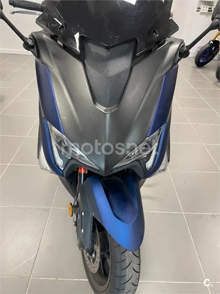 Yamaha TMAX – Vista 4
