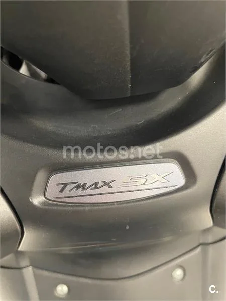 Yamaha TMAX – Vista 9