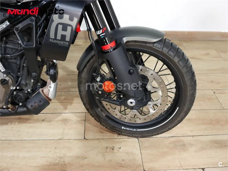 Husqvarna Svartpilen 401 – Vista 26