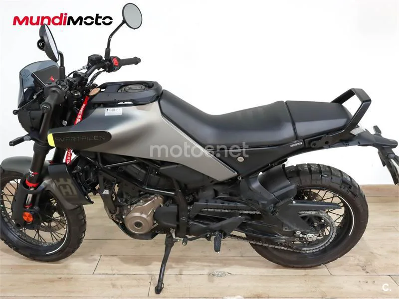 Husqvarna Svartpilen 401 – Vista 6