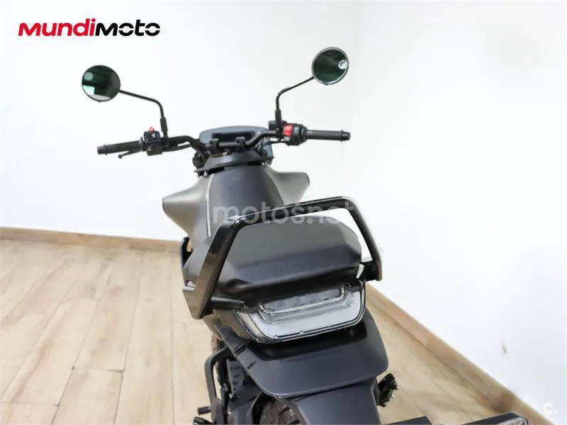 Husqvarna Svartpilen 401 – Vista 9