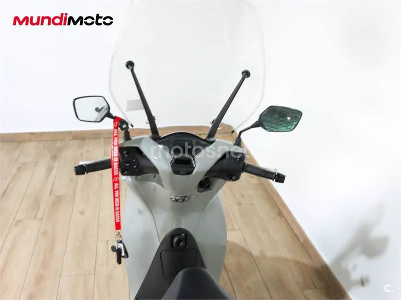 Honda SH 125i – Vista 11