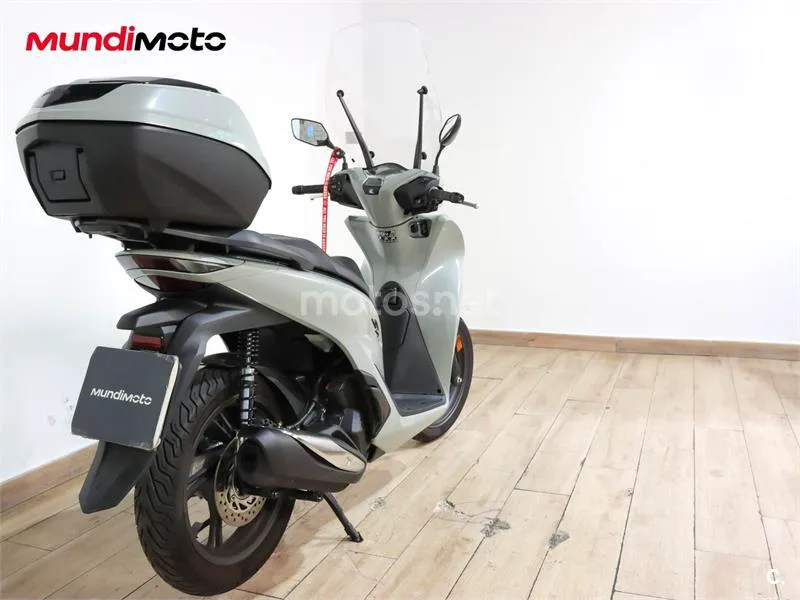 Honda SH 125i – Vista 3