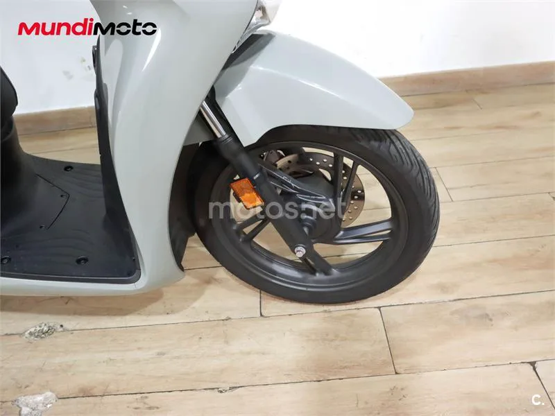 Honda SH 125i – Vista 23