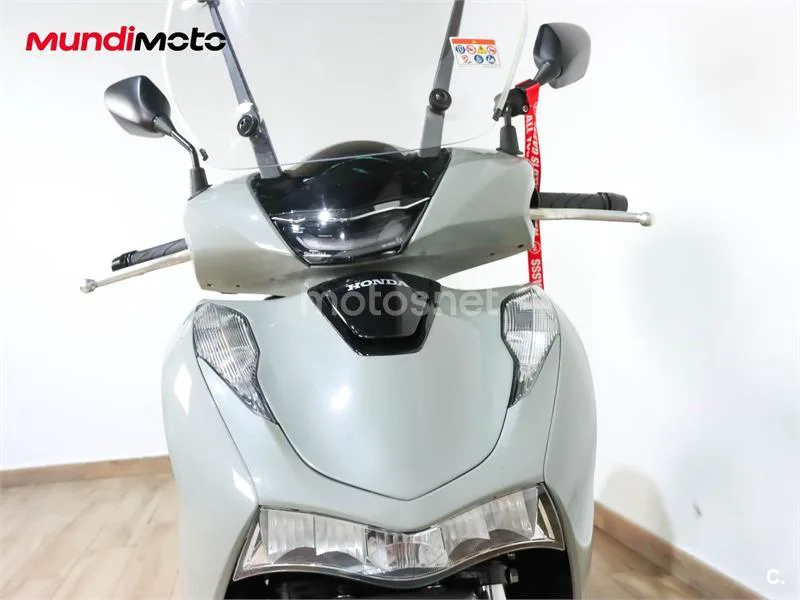 Honda SH 125i – Vista 5